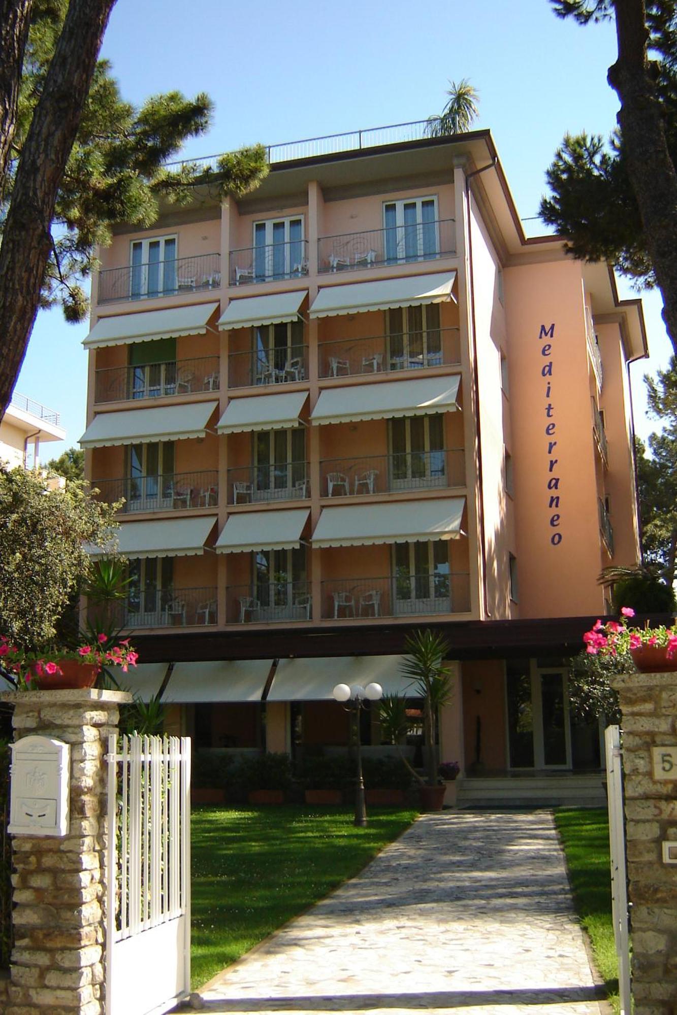 Hotel Mediterraneo Марина ди Пиетрасанта Екстериор снимка