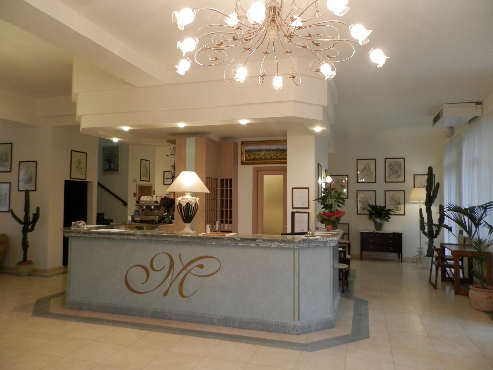 Hotel Mediterraneo Марина ди Пиетрасанта Екстериор снимка